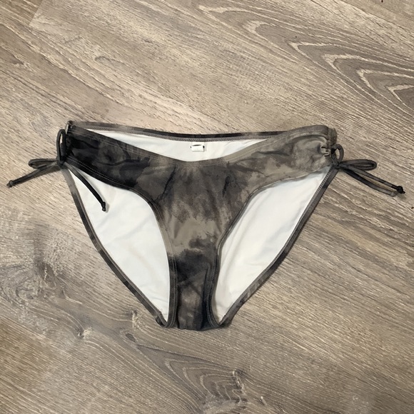 Old Navy Tie Dye Bikini - Large - Picture 3 of 7